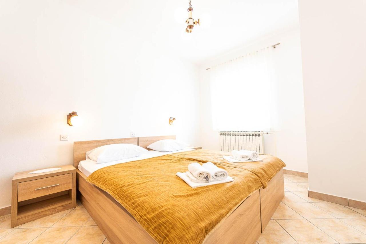 Apartments Cvito نوفاليا المظهر الخارجي الصورة