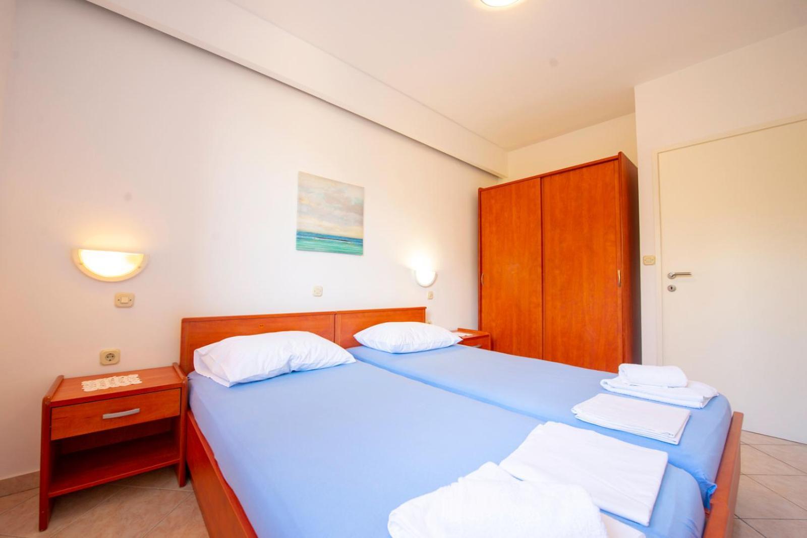 Apartments Cvito نوفاليا الغرفة الصورة